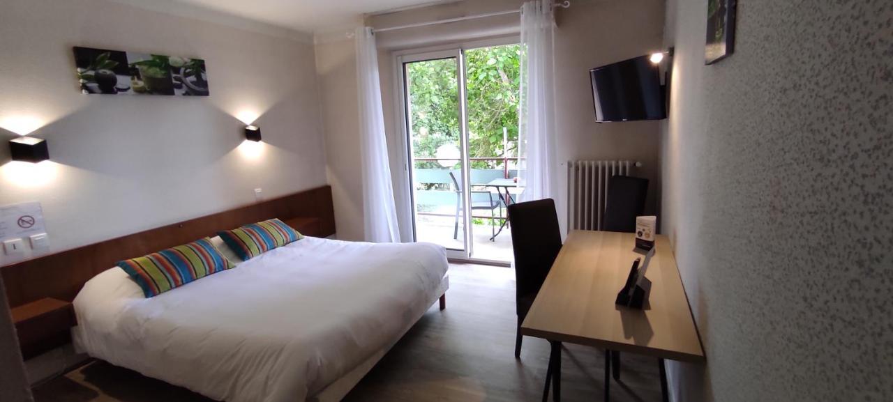 Hostellerie Du Parc Labarthe-Inard Exterior foto