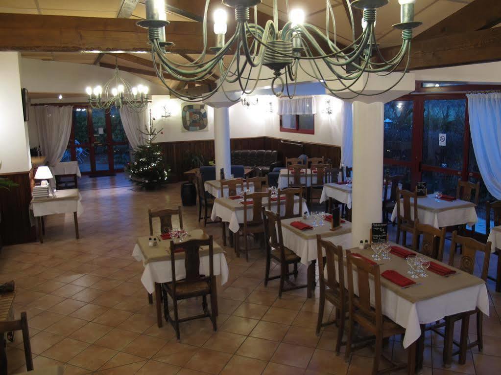 Hostellerie Du Parc Labarthe-Inard Exterior foto